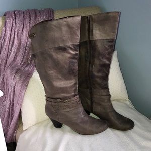 Bare Traps 2” Heel Distressed Brown Boots Size 8